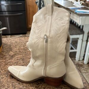 Cream Western Cowboy Boots